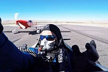 Un pilote manque de se faire décapiter par un avion sur la piste (vidéo)